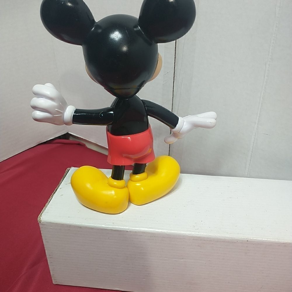 Vtg Walt Disney Attraction Mickey Mouse Hard Plastic Figure . Condition is Used. - Picture 2 of 10